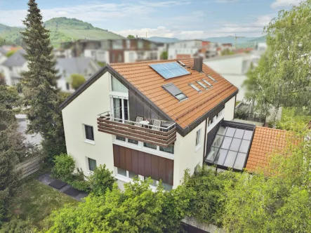 Ansicht - Haus kaufen in Metzingen - Traumhaftes Zuhause in Metzingen: Ihr Familienidyll in diesem Mehrfamilienhaus