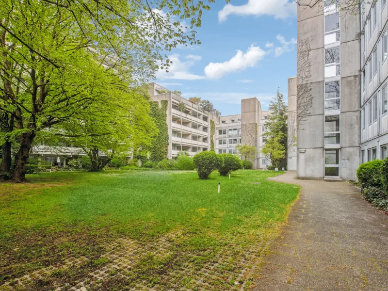 Wohnanlage - Wohnung kaufen in München - Helle und freundliche 4,5-Zimmer-Wohnung in ruhiger Lage am Englischen Garten