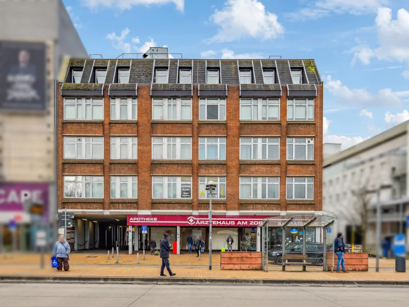 Außenansicht - Büro/Praxis kaufen in Flensburg - Arzt-Praxis unter Erbbaurecht im Erdgeschoss in verkehrsgünstiger Lage am Busbahnhof Flensburg