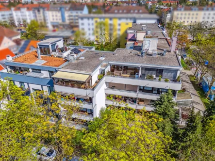 Titelbild - Wohnung kaufen in München - München-Laim: Wunderschöne 4-ZimmerWohnung mit sonniger Dachterrasse und Balkon