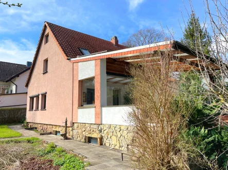 Rückansicht - Terrasse - Haus kaufen in Mühlhausen - Ansprechendes Einfamilienhaus in angenehmer Lage von Mühlhausen
