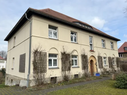 Titelbild - Haus kaufen in Dresden - Sehr schöne Lage in Dresden-Klotzsche - Mehrfamilienhaus stark sanierungsbedürftig - Denkmal