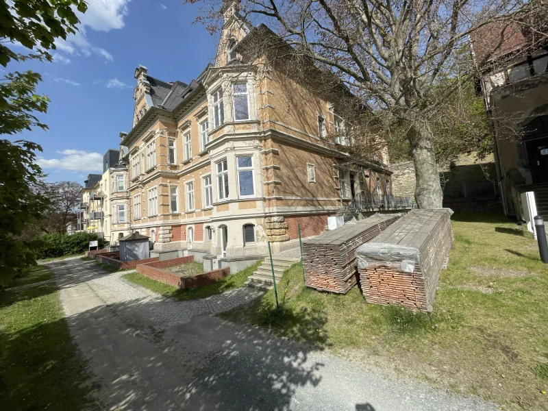 Hausansicht - Wohnung kaufen in Greiz - Repräsentative 3-Zimmer-Eigentumswohnung in Greiz