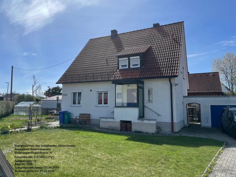 Ansicht - Grundstück kaufen in Germering - Baugrundstück mit Altbestand für ein Einfamilien-, Doppel- oder Mehrfamilienhaus in Germering