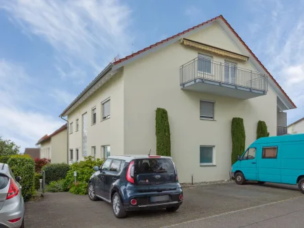 Hausansicht - Wohnung kaufen in Konstanz - Interessante 2-Zimmer-Wohnung mit Seesicht in Konstanz-Litzelstetten 