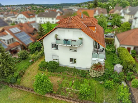 Titelbild - Wohnung kaufen in Sulzbach am Main - Helle 3-Zimmer-Dachgeschoss-Wohnung in ruhiger Lage von Sulzbach