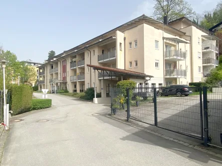 Ansicht - Wohnung kaufen in Deggendorf - Kapitalanlage - Repräsentative freie Gewerbe- oder auch Wohneinheit in Zentrumsnähe von Deggendorf 