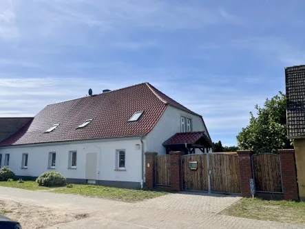 Titelbild - Haus kaufen in Löwenberger Land - Perfekt für die Familie – Landhaus in Teschendorf/Löwenberger Land nähe Berlin