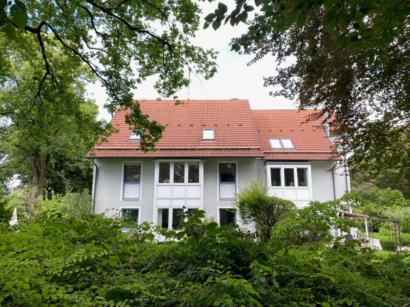 Außenansicht - Wohnung kaufen in Pullach - Exklusive 3-(Zimmer)-Maisonette-Dachgeschoss-Wohnung zzgl. Galerie im beliebten Pullach