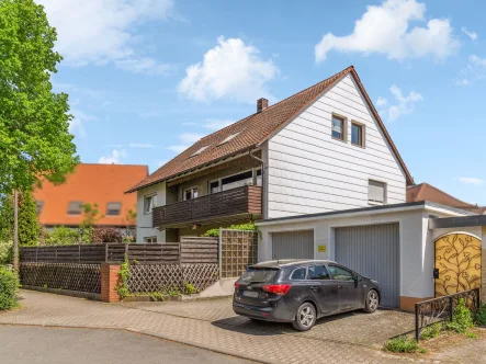 Hausansicht - Haus kaufen in Erlangen - Mehrfamilienhaus in Top Lage von Erlangen Tennenlohe