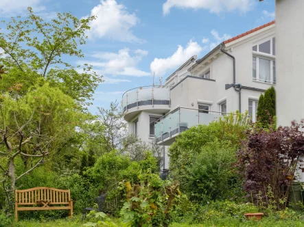 Außenbild - Wohnung kaufen in Stuttgart - Traumhafte 3-Zimmer Wohnung mit Panoramablick über das Feuerbacher Tal – Ein Zuhause zum Verlieben!