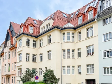 Titel - Haus kaufen in Halle (Saale) - Prächtiges Mehrfamilienhaus in der Innenstadt von Halle mit viel Potenzial