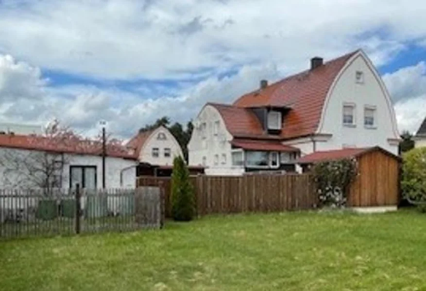 Großes Grundstück inklusive - Haus kaufen in Hermsdorf - Ein charmantes Haus mit großem Grundstück und erneuerter Heizungsanlage