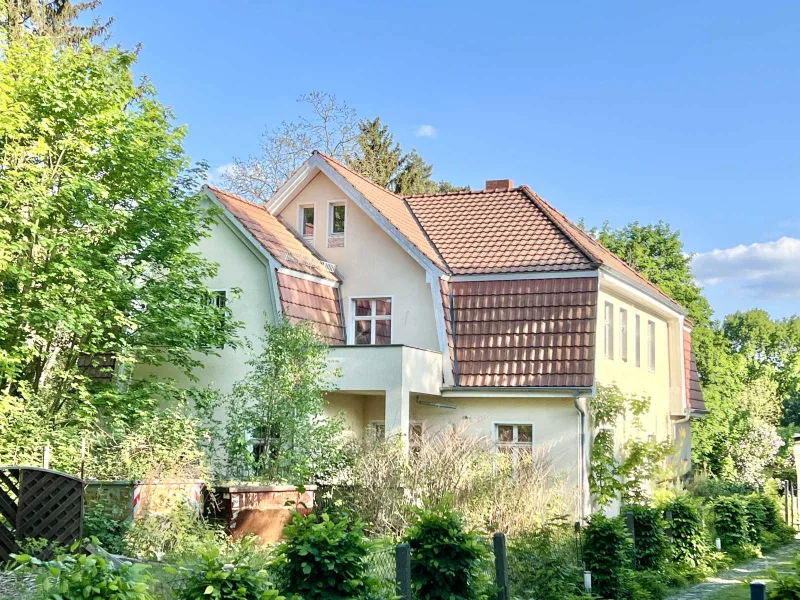 Ansicht - Haus kaufen in Glienicke/Nordbahn - Teilsanierte Villa und oder zwei Wohnungen in Glienicke Nordbahn