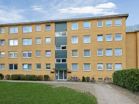 Titelbild - Wohnung kaufen in Winsen (Luhe) - Großzügige 4-bis 5-Zimmer-Eigentumswohnung mit Balkon und Stellplatz zentrumsnah in Winsen/Luhe
