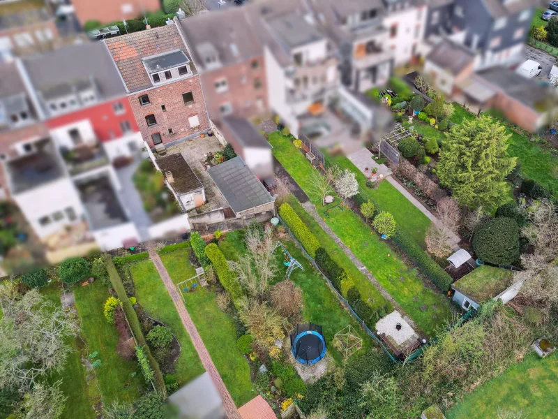 Aufnahme Grundstück - Haus kaufen in Düsseldorf - Reserviert: Sofort verfügbar: Haus mit Altbaucharme und großem Garten in Düsseldorf Lichtenbroich