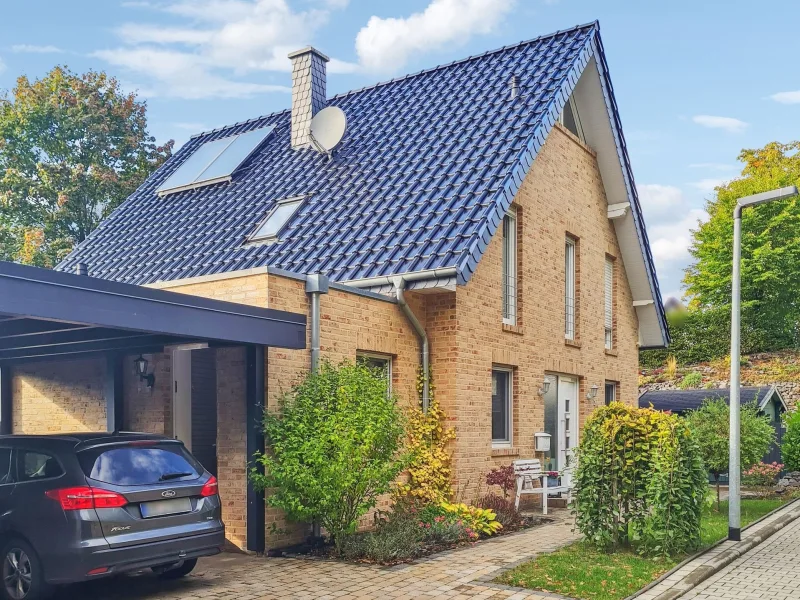 Ansicht Haus - Haus kaufen in Osnabrück - Traumhaftes Einfamilienhaus in schöner Sackgassen-Lage von Osnabrück-Gretesch 