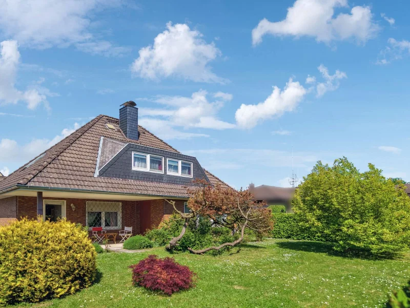 Südansicht - Haus kaufen in Sarstedt - Großzügiges Einfamilienhaus mit Doppelgarage in bester und zentraler Lage von Sarstedt 