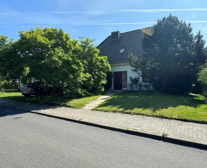 Hausrückansicht - Garten - Haus kaufen in Schleswig - Einfamilienhaus für die große Familie in toller Lage in Schleswig