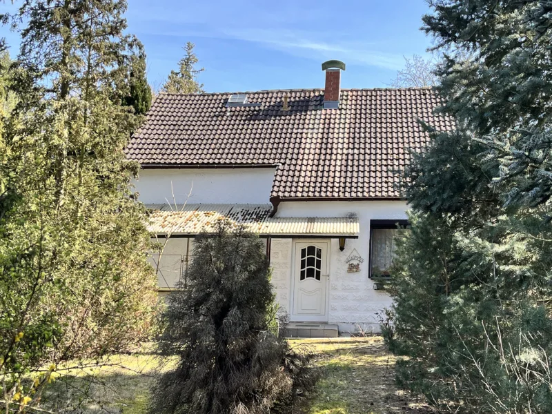 Titelbild - Haus kaufen in Hohen Neuendorf - Handwerker gesucht - Sanierungsbedürftiges Einfamilienhaus in ruhiger Lage von Hohen Neuendorf