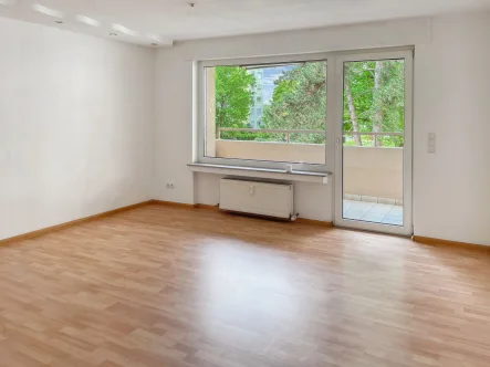 Wohnzimmer I - Wohnung mieten in Offenburg - Top gepflegte 4-Zimmer-Wohnung in Offenburg ZUR MIETE