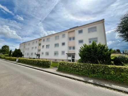 Frontansicht - Wohnung kaufen in Rheinbach - Gepflegte 3-Zimmer-Eigentumswohnung mit sonnigem Balkon in Rheinbach