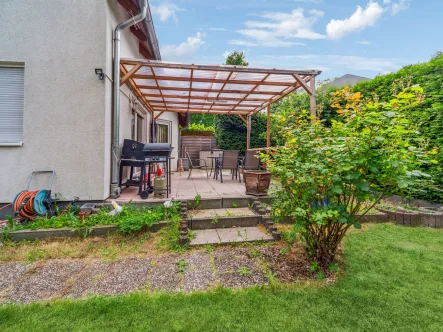 Terrasse - Haus kaufen in Berlin - Zentrale Lage in Berlin-Gropiusstadt: Moderne Doppelhaushälfte mit viel Platz 