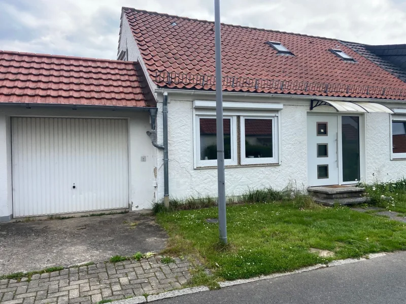 Titel - Haus kaufen in Göttingen - Eigentum statt Miete - Renovierungsobjekt mit Potential in Göttingen