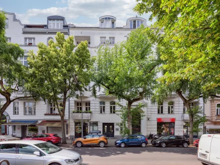 Hausansicht - Wohnung kaufen in Berlin - Berlin-Wilmersdorf - Exklusive Lage am Los-Angeles-Platz: Vermietete 3-Zimmer-Altbau-Wohnung