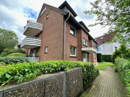 Titelbild - Wohnung kaufen in Essen - Familienfreundliche 3,5-Raum-Wohnung mit Balkon u. Stellplatz in ruhiger Seitenstraße von Schönebeck