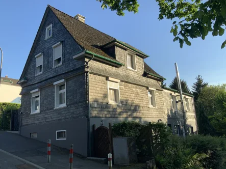 Titel - Haus kaufen in Remscheid - Freistehendes Einfamilienhaus mit separater Gewerbeeinheit in ruhiger Wohnlage von Remscheid-West