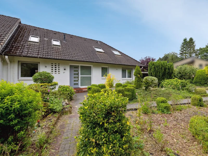 Titelbild - Haus kaufen in Dötlingen - Wunderschön gelegene Doppelhaushälfte mit traumhaftem Blick in Dötlingen-Vossberg!