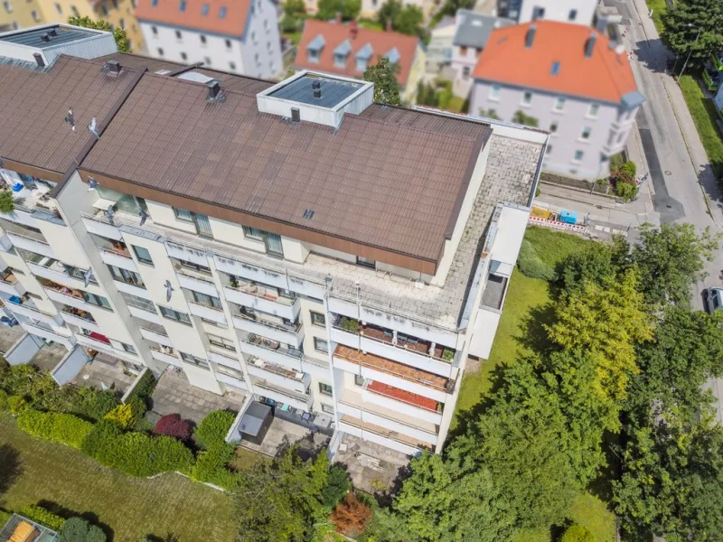 Ansicht 1 - Wohnung kaufen in Augsburg - Helle 4-Zimmer-Penthouse-Wohnung mit 360-Grad-Rundumblick in Augsburg-Pfersee in Bahnhofsnähe