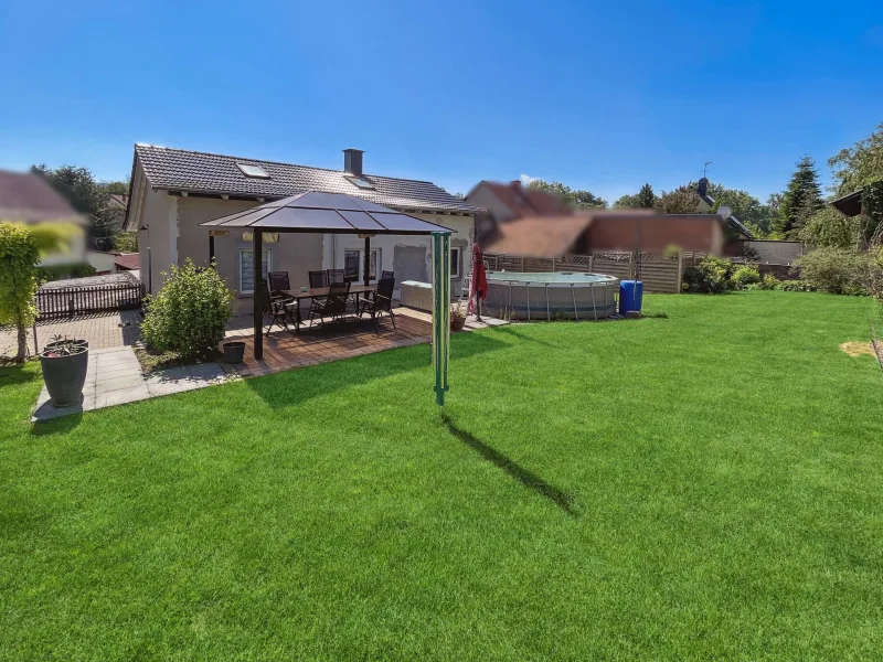 Garten und Haus Rückansicht - Haus kaufen in Tonna - Hochwertig saniertes Einfamilienhaus in ruhiger Lage von Burgtonna