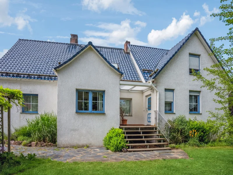 Haus von hinten  - Haus kaufen in Lübbenau - Wohntraum - Perfekt für die große Familie oder als Mehrgenerationen-Haus direkt im Spreewald 