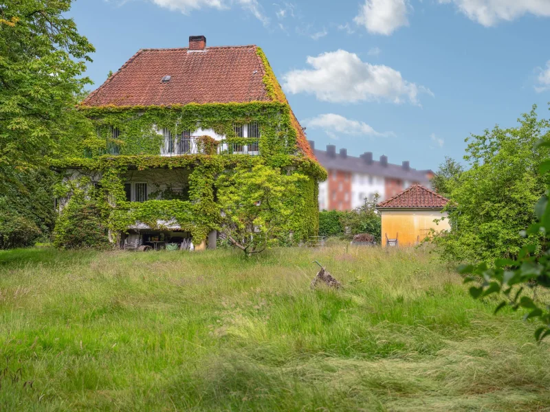 Garten und Rückansicht_2