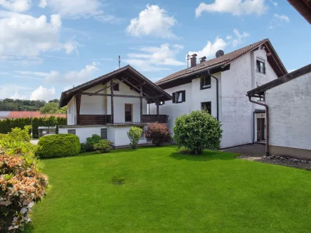 Ansicht Garten - Haus kaufen in Vogtareuth - Gepflegtes Einfamilienhaus mit schönem Garten in Vogtareuth