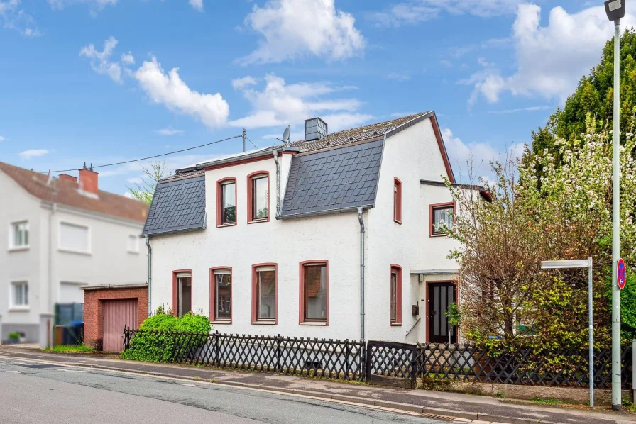 Hausansicht 1 - Haus kaufen in Bad Kreuznach - Charmantes Einfamilienhaus in beliebter Wohnlage von Bad Kreuznach