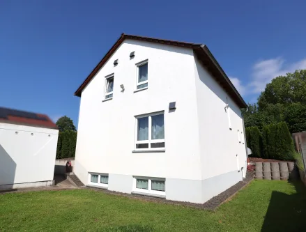 Außenansicht - Haus kaufen in Dreisen - Einziehen und Wohlfühlen - Traumhaus mit vielen Extras