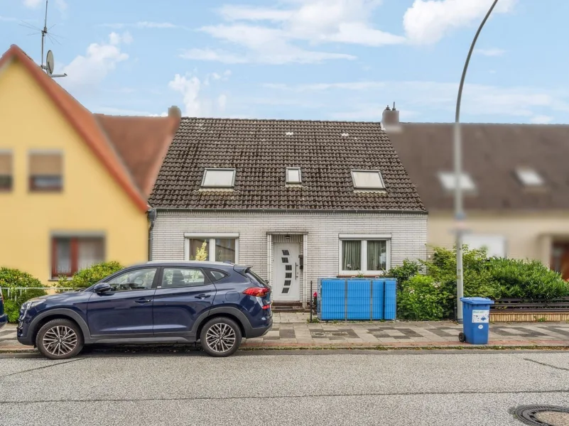 Titelbild - Haus kaufen in Bremerhaven - Modernisiertes Reihenmittelhaus in Bremerhaven-Geestemünde