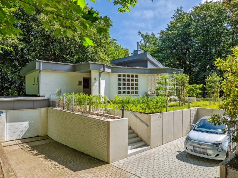 Auffahrt - Haus kaufen in Glücksburg - Exklusivität zwischen Wald und Meer in besonderer Lage von Glücksburg