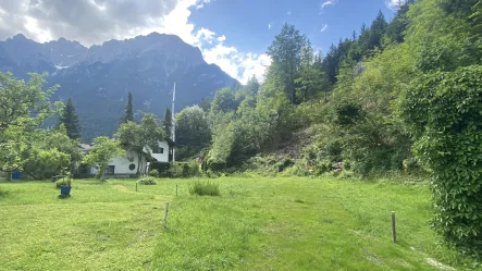 Blick auf das Karwendelgebirge - Grundstück kaufen in Mittenwald - Mittenwald: Baugrundstück in ruhiger Lage am südlichen Ortsrand