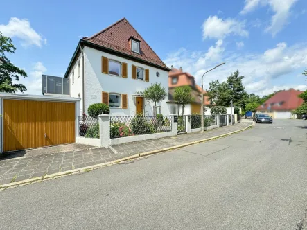 Außenansicht - Wohnung mieten in Nürnberg - Ruhig gelegene 3,5-Zimmer-Wohnung mit tollem Blick auf den Ebensee in Nürnberg Mögeldorf