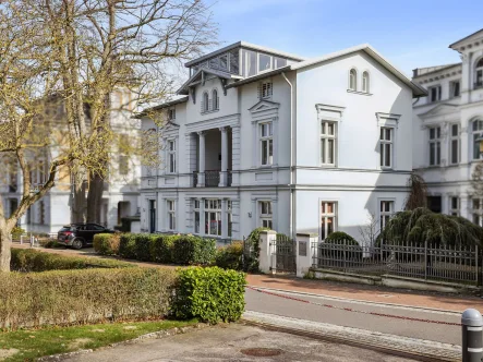 gepflegtes Mehrfamilienhaus - Haus kaufen in Heringsdorf - Villa in Bäderarchitektur - Mehrfamilienhaus mit 4 Einheiten an der Ostsee im Kaiserbad Heringsdorf