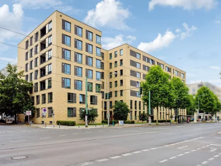 Der erste Eindruck - Wohnung kaufen in Berlin - Luxuriöse 4-Zimmer-Eigentumswohnung mit Loggia in Berlin-Mitte zur Eigennutzung