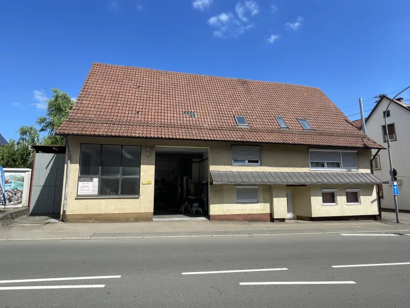 Außenansicht - Haus kaufen in Geislingen - KFZ-Werkstadt mit Laden oder Imbiss und 2 Wohnungen in Geislingen