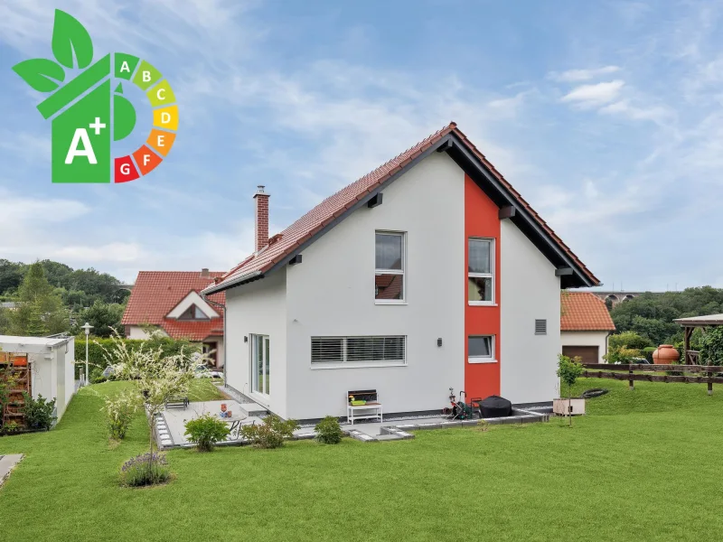 Headphoto - Haus kaufen in Netzschkau - Netzschkau: Einfamilienhaus in gefragter Lage mit direktem Blick auf die weltgrößte Ziegelbrücke