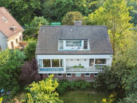 Hausansicht - Haus kaufen in Bielefeld - Freistehendes Einfamilienhaus in bester Hanglage von Bielefeld Gadderbaum