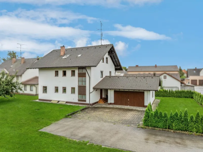 Luftaufnahme 1 - Haus kaufen in Erkheim - Wohnhaus mit viel Platz und großem Grundstück