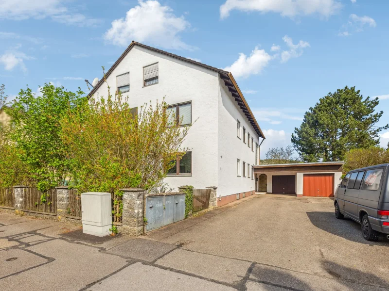 Hausansicht - Haus kaufen in Tegernheim - Attraktives Mehrfamilienhaus mit großem Grundstück in Tegernheim 